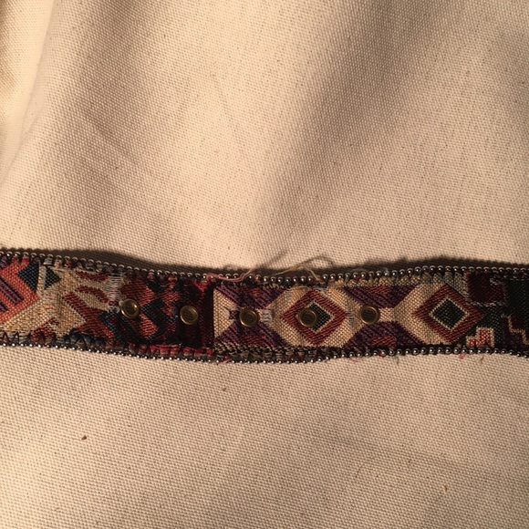 VTG Geometric Tribal print Belt with silver buckle - Picture 3 of 3
